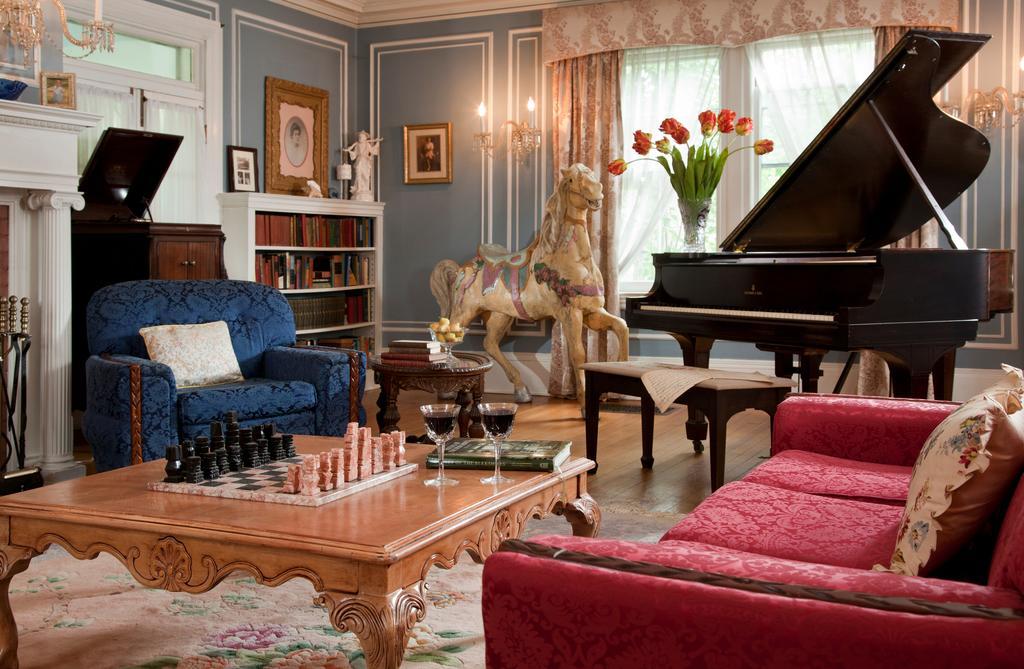 Struthers Room